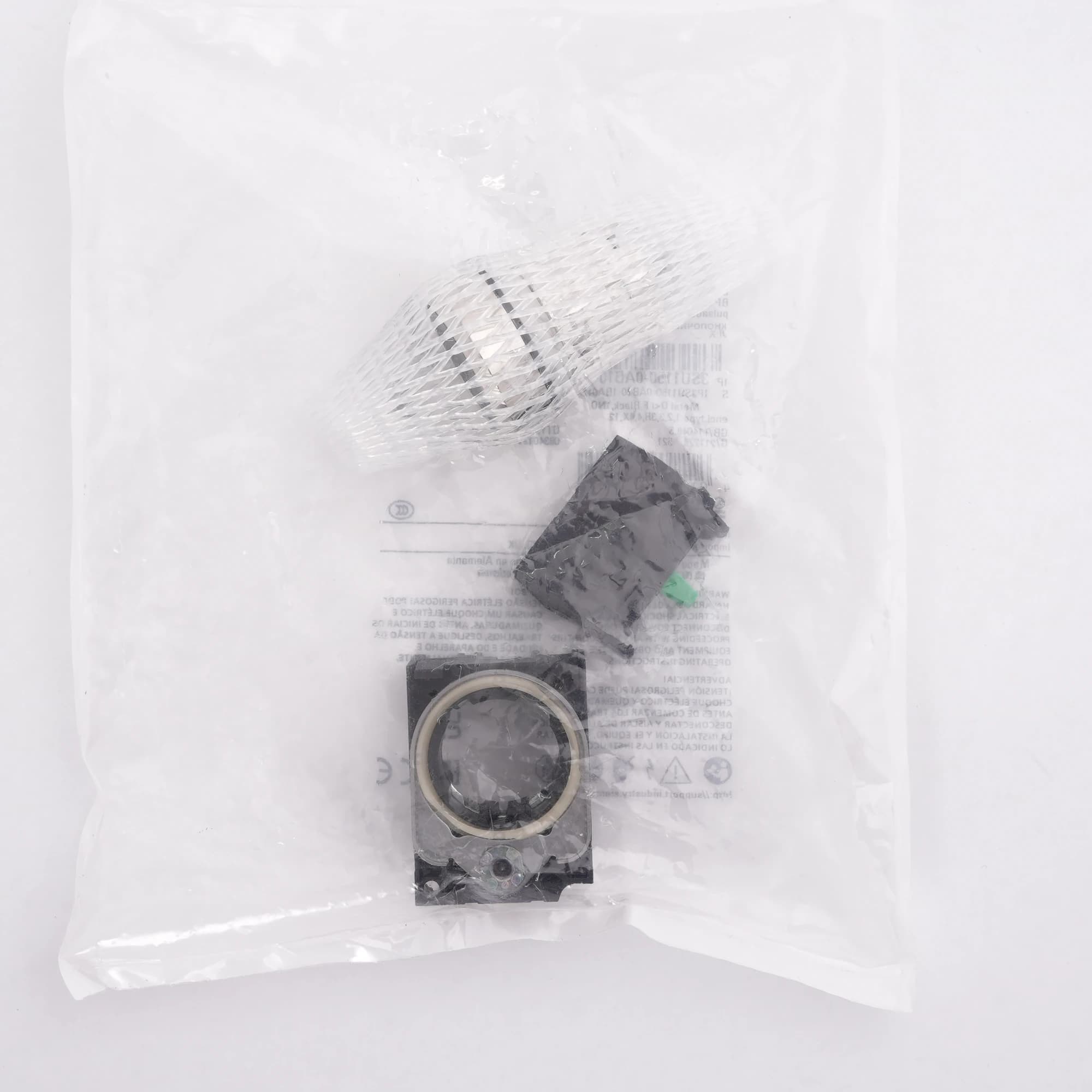 3SU1150-0AB10-1BA0_Кнопка без подсветки, черная, без фиксации, 1НО_3