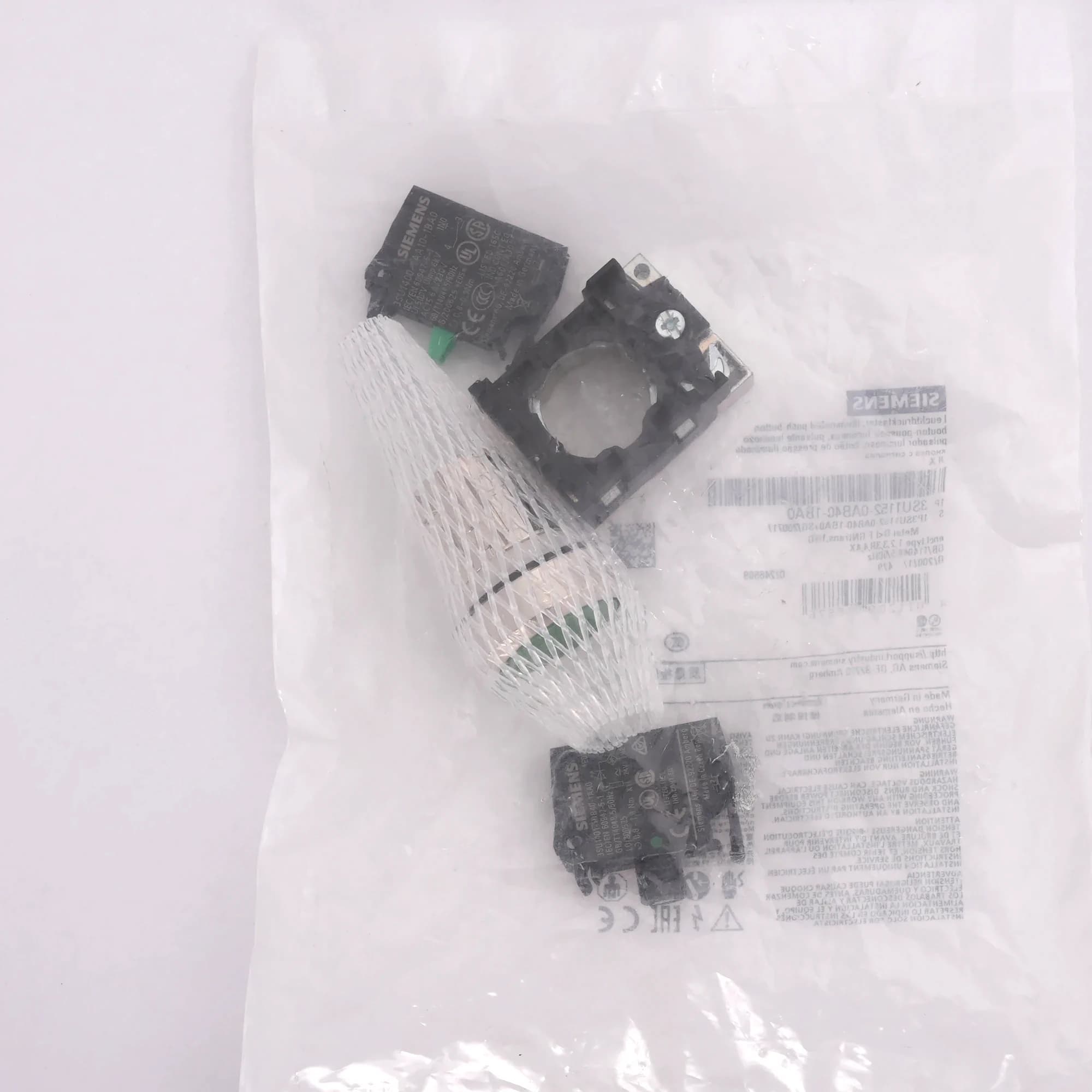 3SU1152-0AB40-1BA0_Кнопка с подсветкой 24В AC/DC, зеленая, без фиксации, 1НО_3